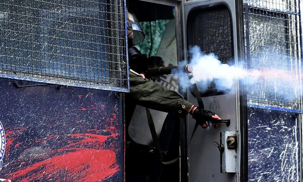 Επεισόδια και αστυνομική βία στη Λέσβο: Αντιδρούν 19 δικηγόροι από Μυτιλήνη